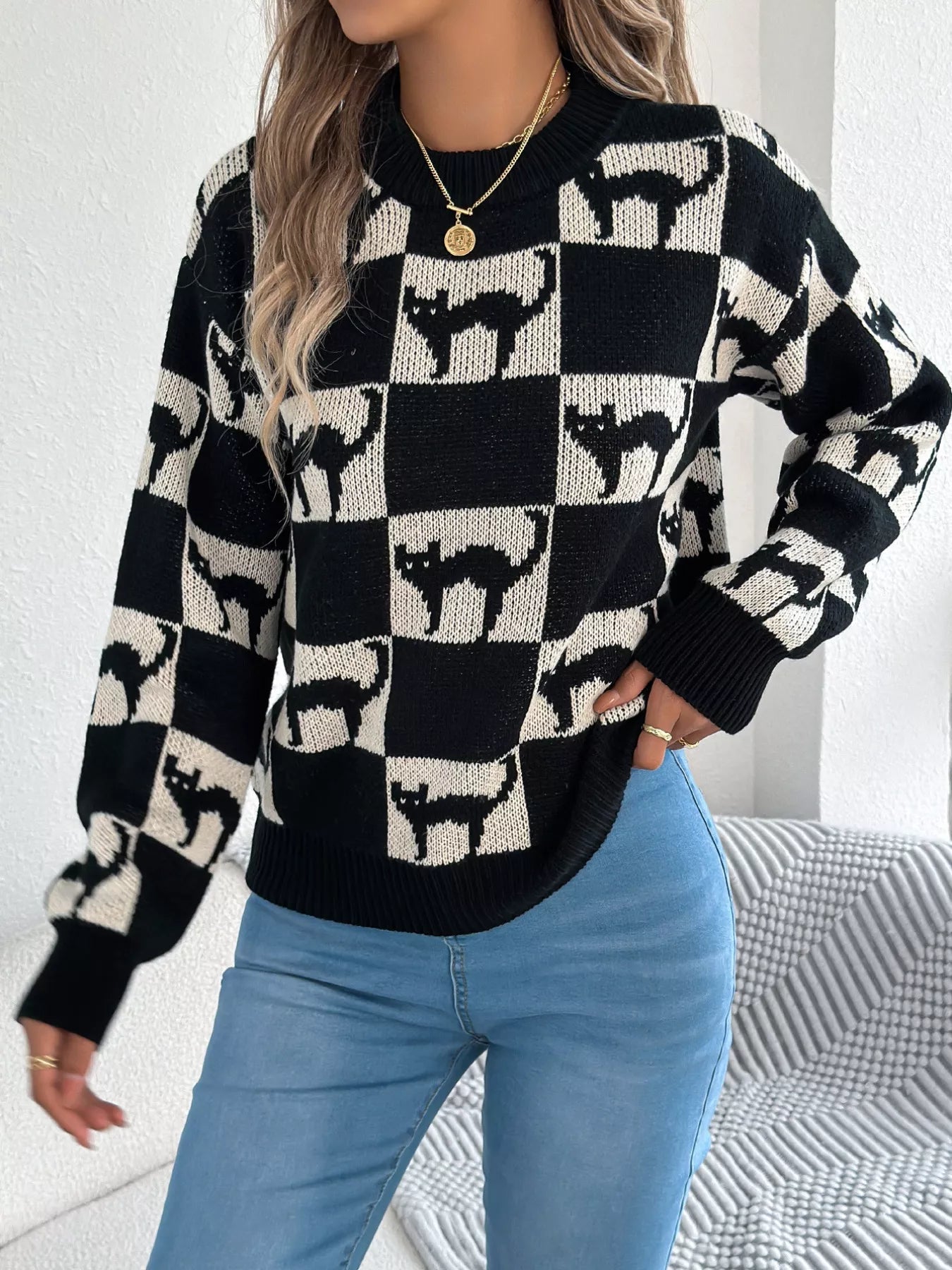Cozy Cat Checkerboard Pattern Sweater - GISTMI