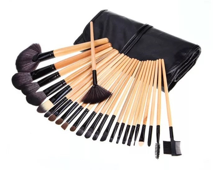 24-Piece Makeup Brush Set With Horse Hair – Full Face & Eye Professional Brushes | Black Wood Color