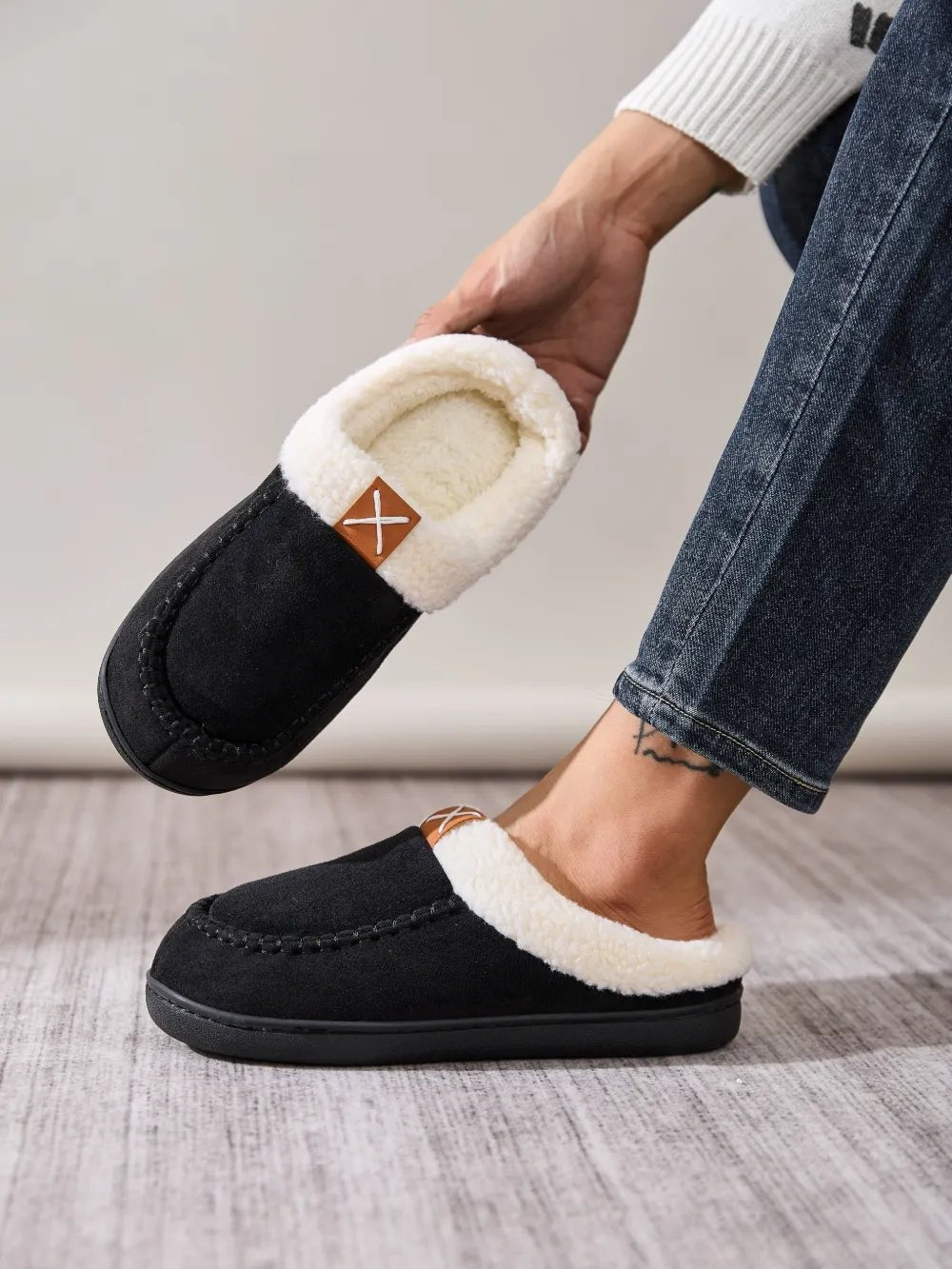 Contrast Round Toe Flat Slippers – Everyday Comfort With Casual Style - GISTMI