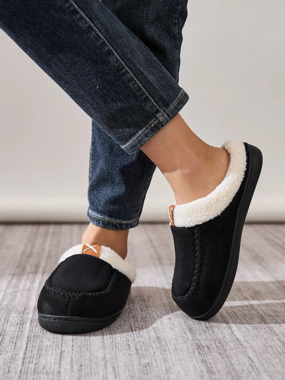 Contrast Round Toe Flat Slippers – Everyday Comfort With Casual Style - GISTMI