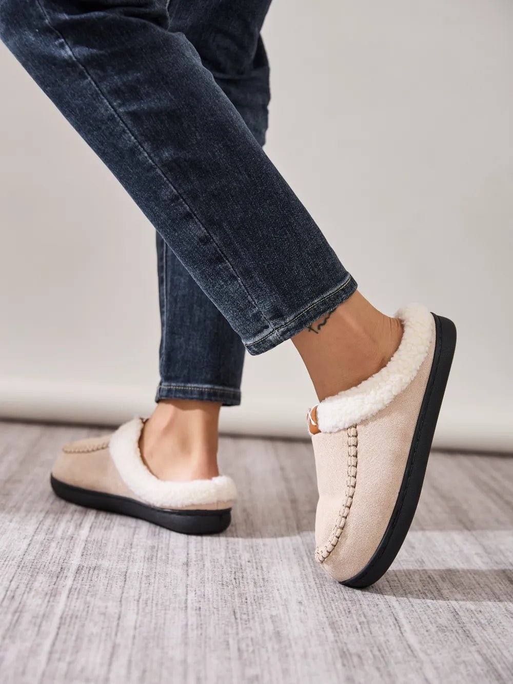 Contrast Round Toe Flat Slippers – Everyday Comfort With Casual Style - GISTMI