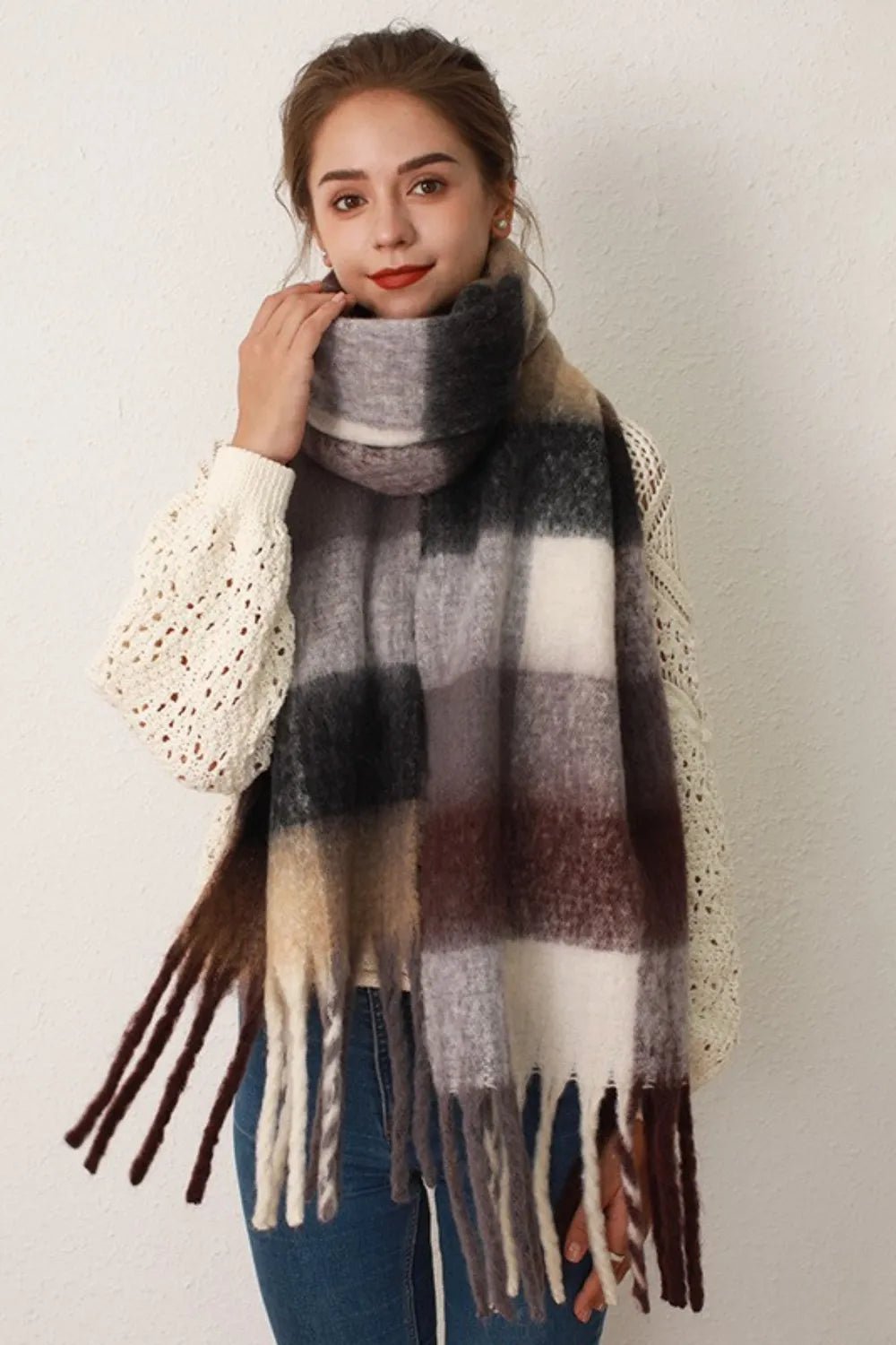 Thermal Fringe Contrast Plaid Scarf – Cozy Style With Bold Plaid Flair - GISTMI